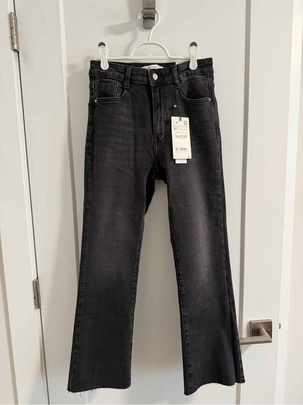 NWT Zara Mini Flare High Rise Ankle Jeans Black Wash Size 4 / US 4 / 26